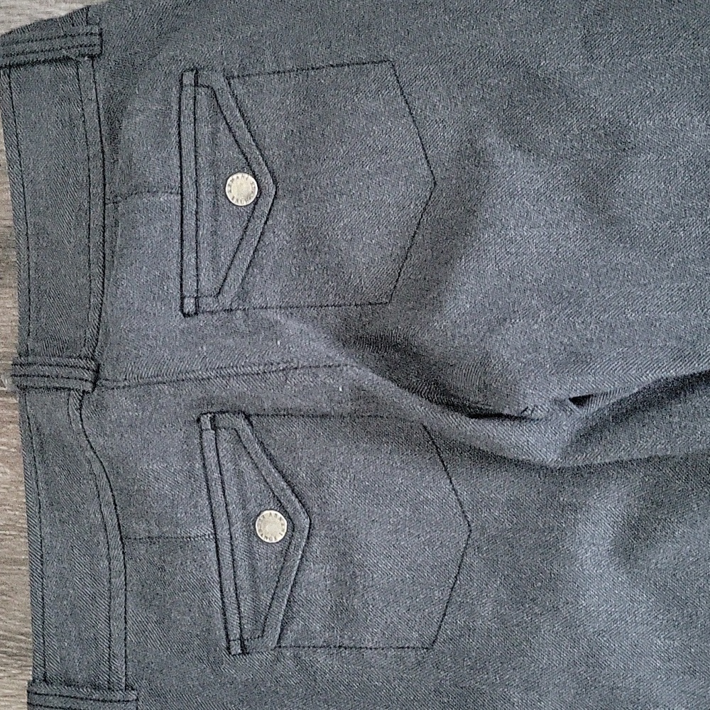 Stylish Gray Armani Exchange Men's Pants with Zipper Details - Picture 3 of 4